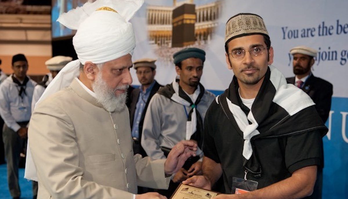 Are Ahmadis threathened to blindly listen to everything the Khalifa says?