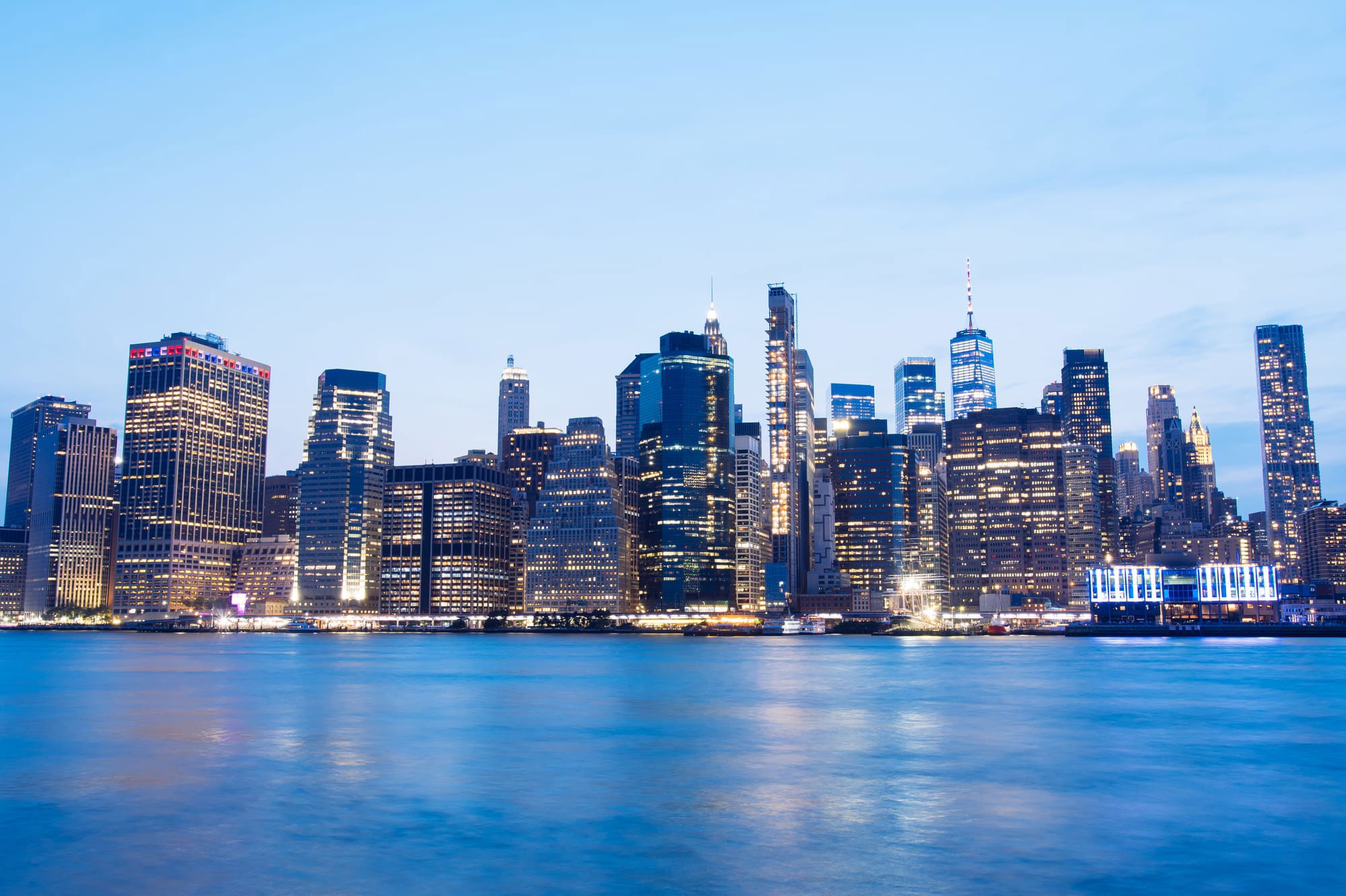 MANHATTAN, NY VIEW FROM DUMBO BROOKLYN | SKYLINE BLUE