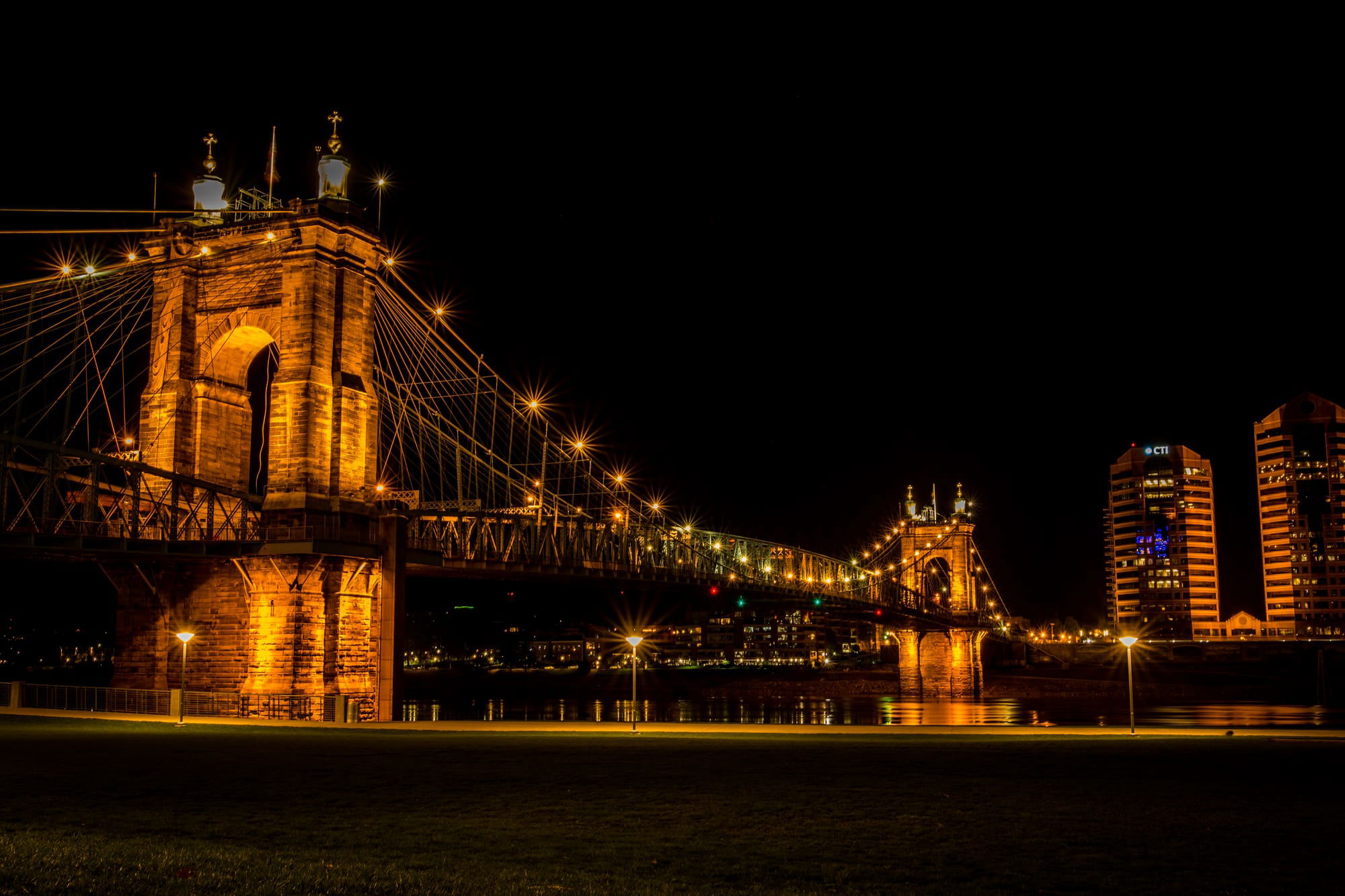 ROEBLING SUSPENSION BRIDGE VIEW FROM CINCINNATI