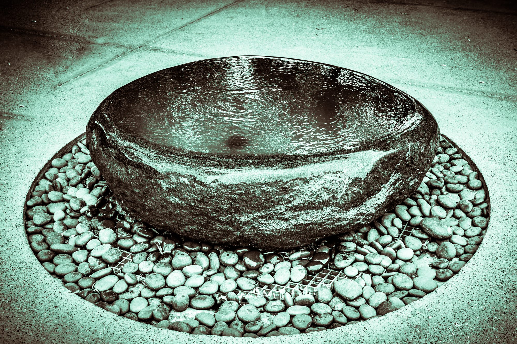 STONE FOUNTAIN / B&W