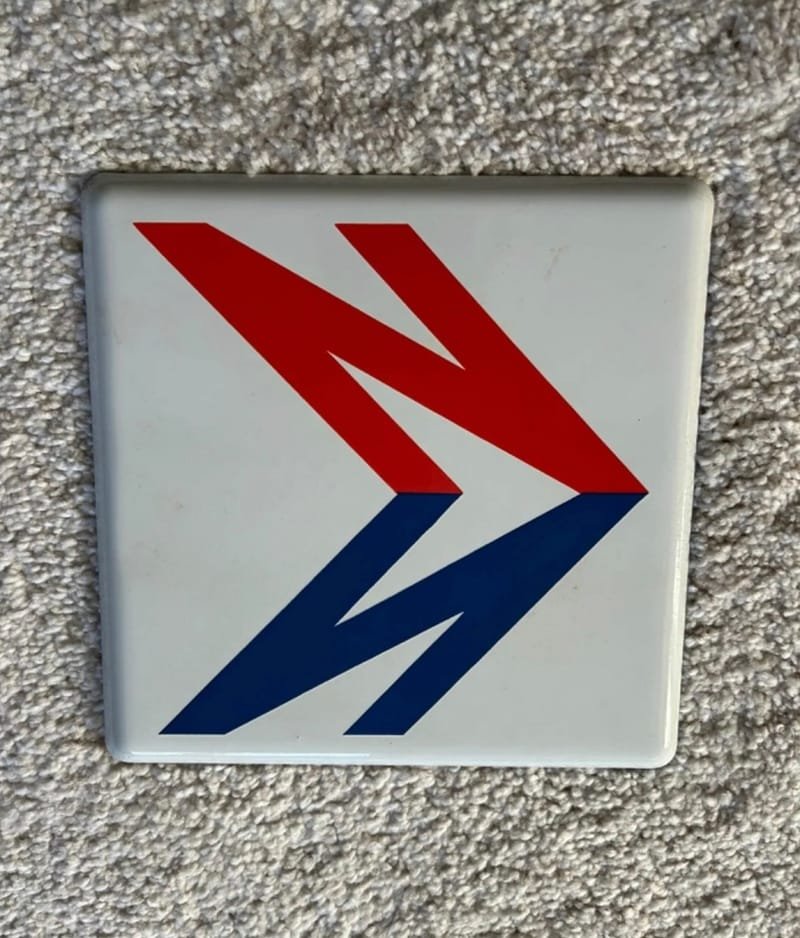 New ‘NATIONAL / NATIONAL EXPRESS’ vehicle front grill enamel badge