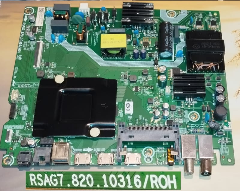 CARTE MERE /MOTHERBOARD pour tv Hisense RSAG 7.820.4153 EUR 69,10 - FR