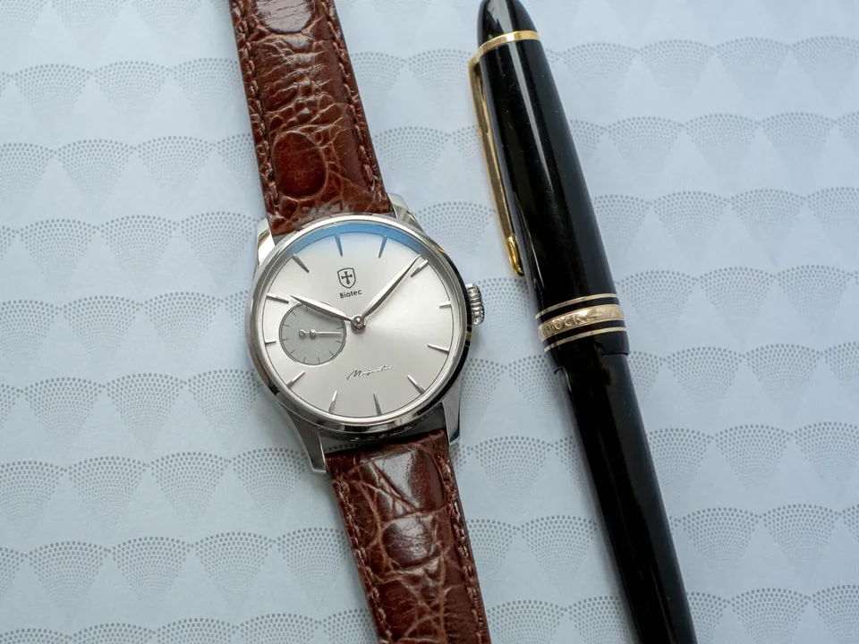 Biatec_Majestic_03_silver_dial_pen