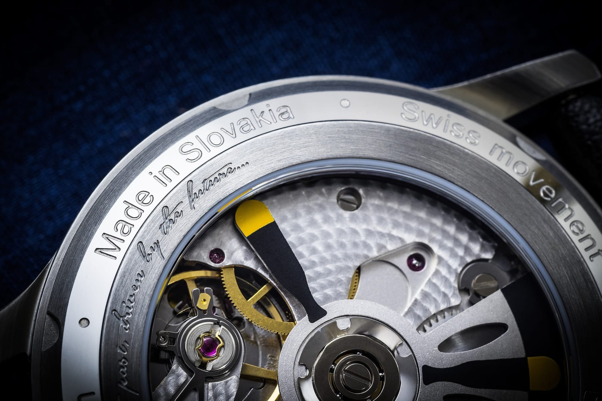 Biatec-corsair-watch-movement-eterna-detail