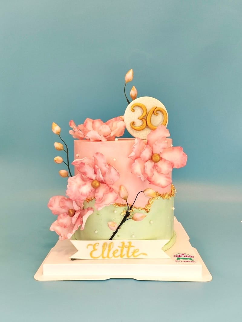 Wedding Cake Etiquette | hitched.ie - hitched.ie