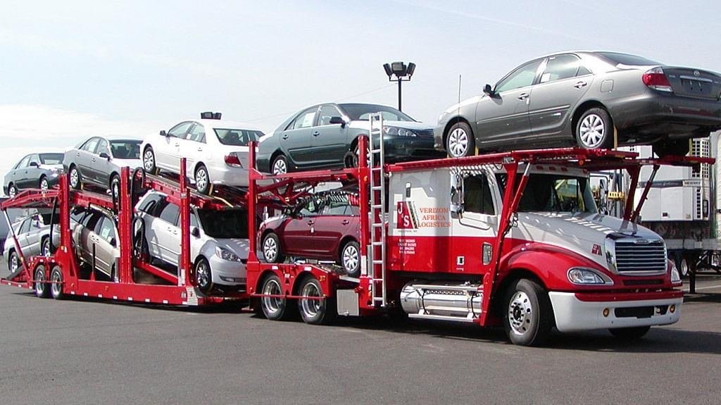 Transport des véhicules sur camion