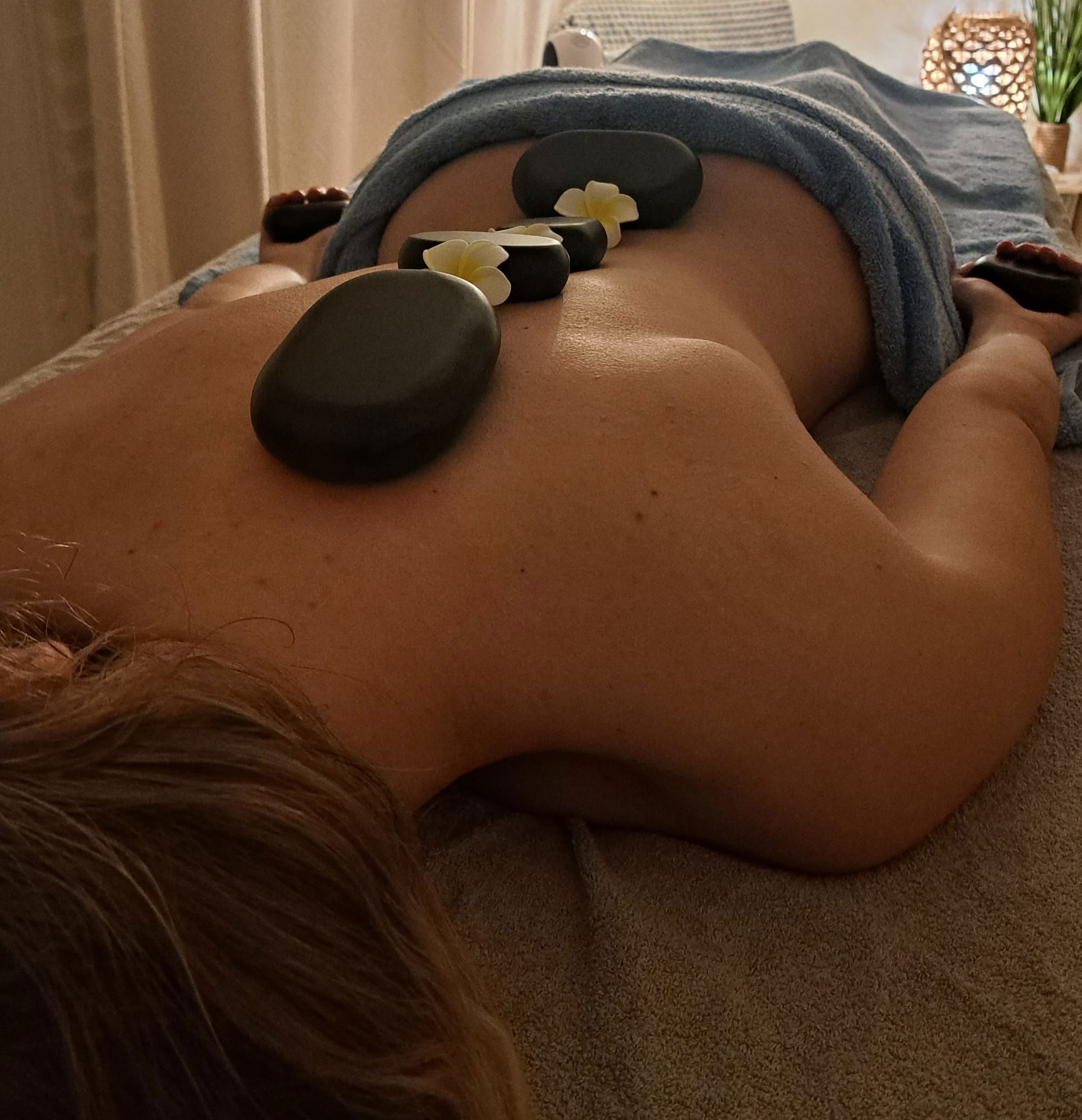 Massage aux pierres chaudes