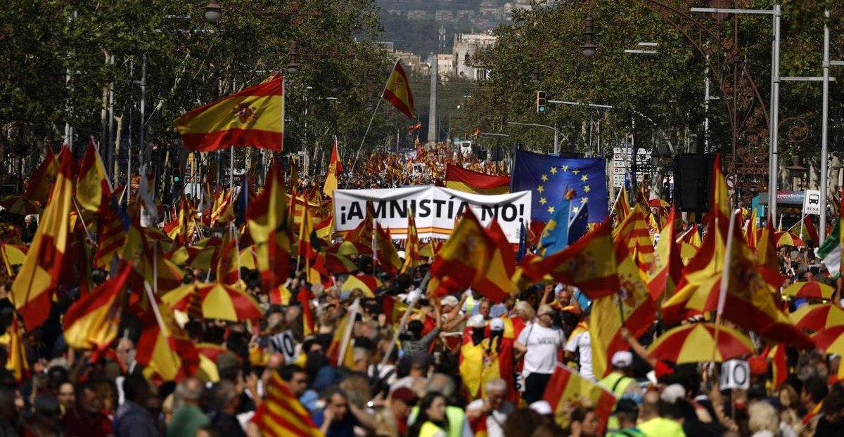 Manifestación en Barcelona contra la amnistía y la corrupción política