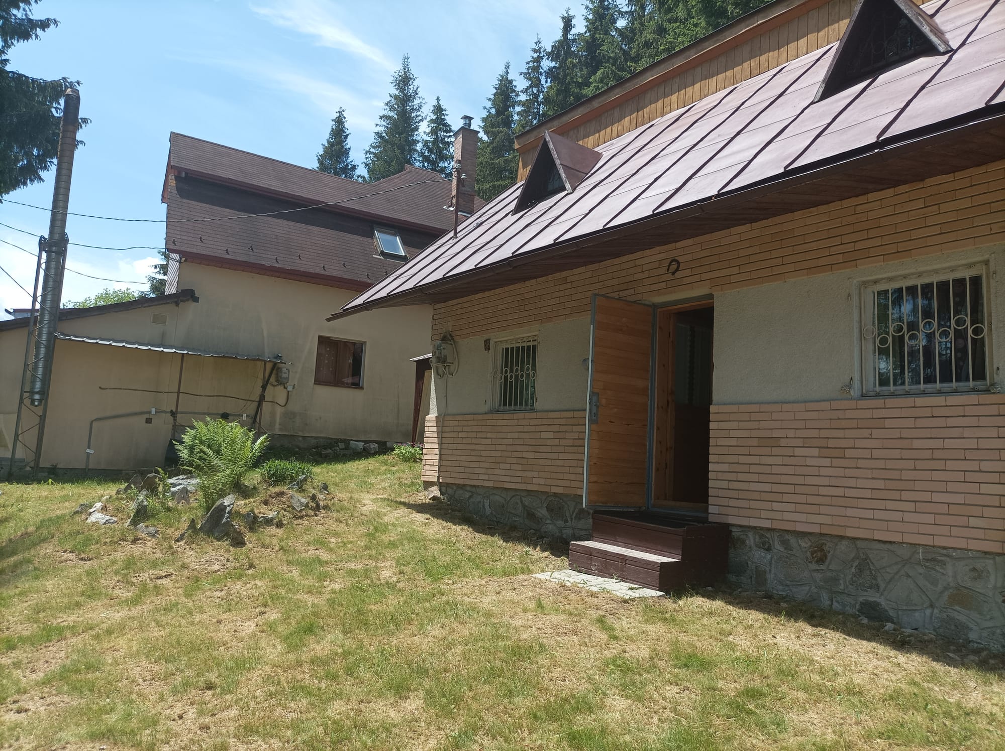 CASĂ DE VACANȚĂ - BELIȘ    PRET : 56.000 EUR