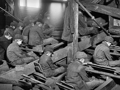 9. Ninos trabajadores de una fábrica en Pennsylvania, 1911. Lewis Hine.