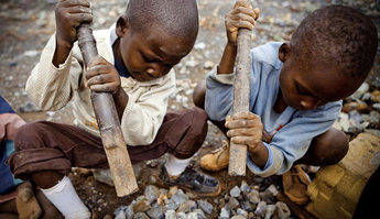 32. Trabajo infantil en las minas de cobalto de la República Democrática del Congo.