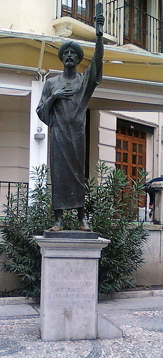 3. Estatua de Jehuda Ibn Tibbon en Granada.