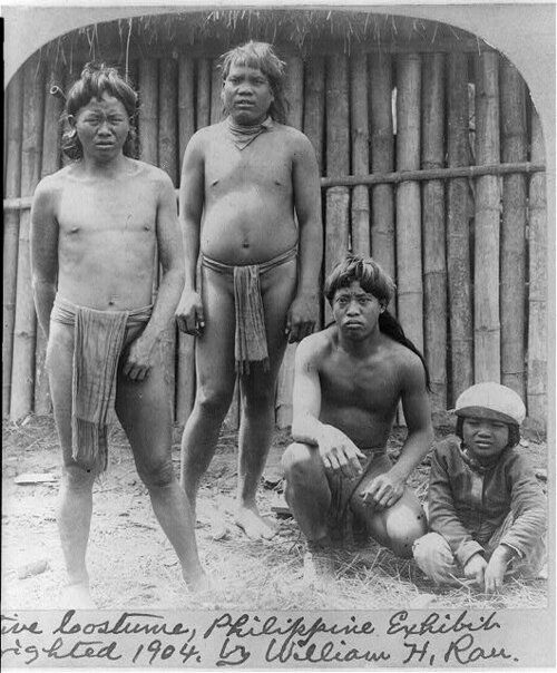 34. Exhibición de índegenas filipinos en la feria de St. Louis, 1904.