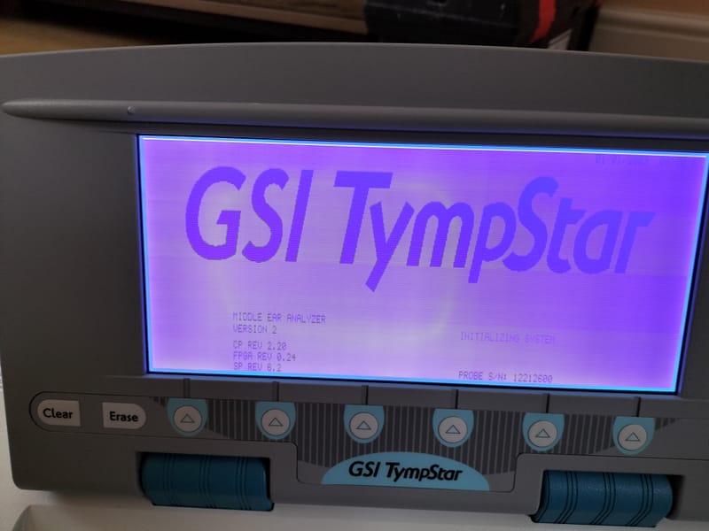 MASIMO Rad5v Handheld Pulse Oximeter With Finger Sensor And SpO2 Cable