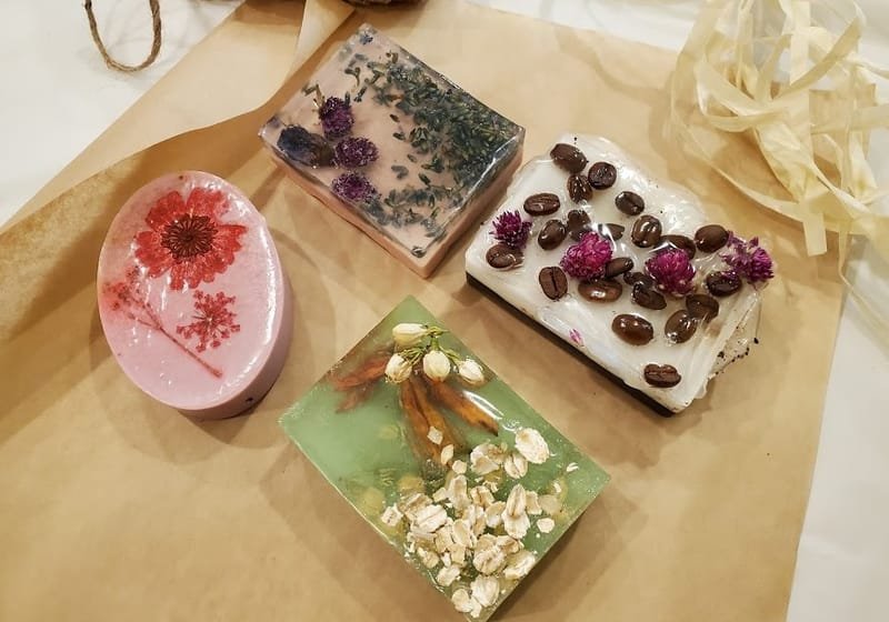 Soap Making with Dried Flowers for Adults (in Russian)