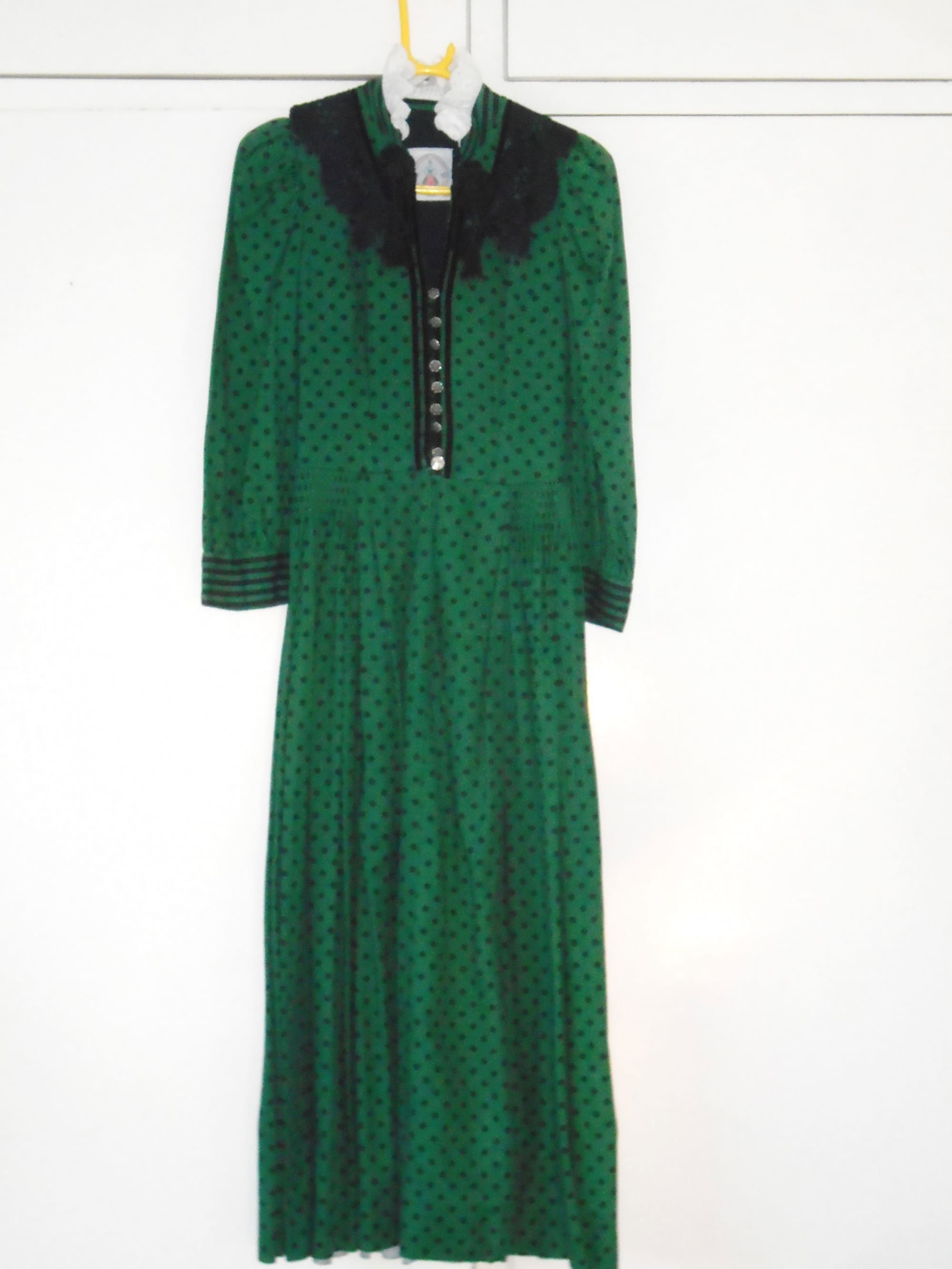 1017 Victorian Green Day Dress