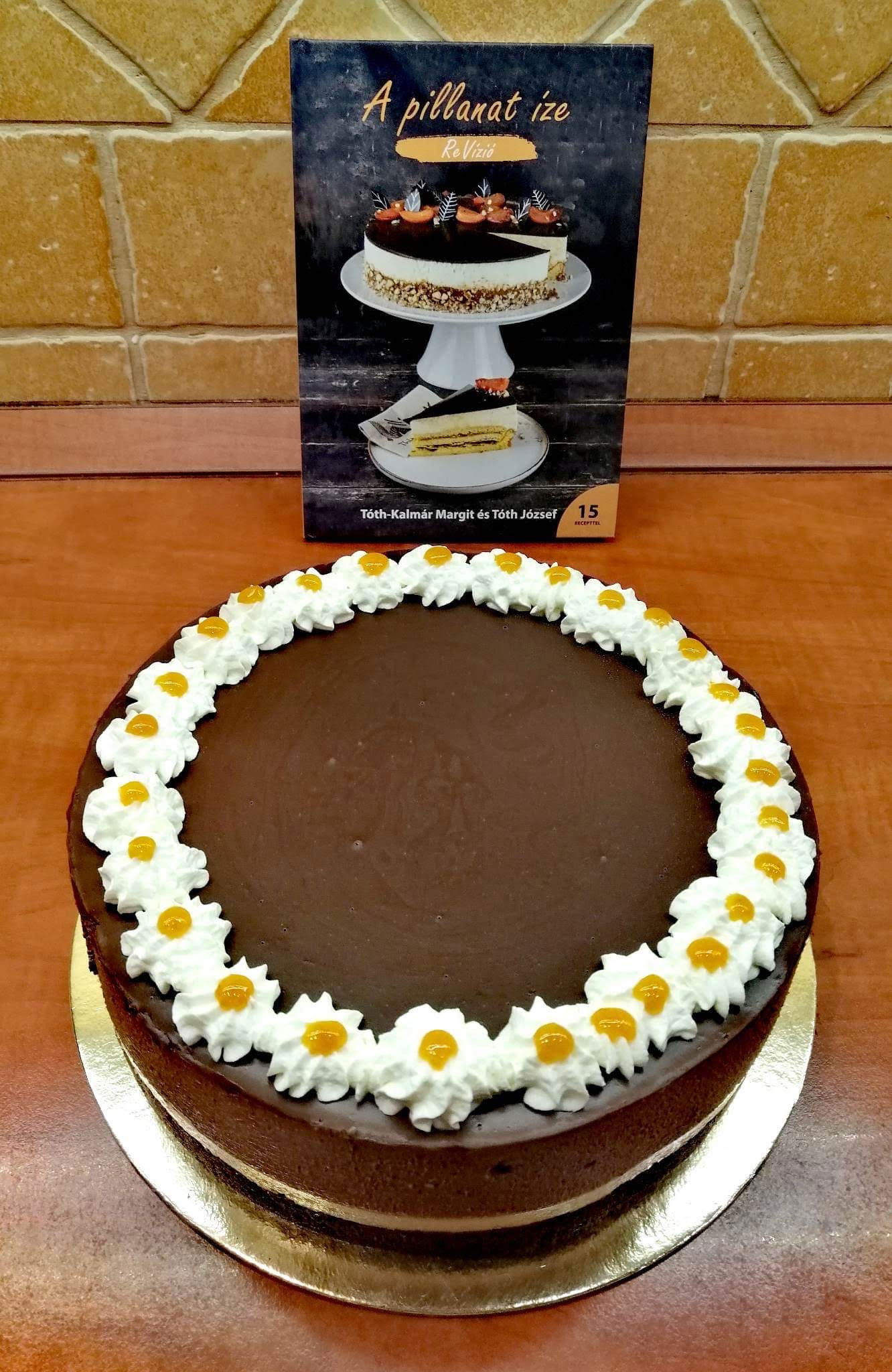 Sacher mousse torta