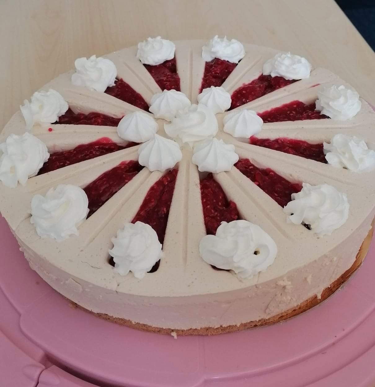 Tonkababos kávé torta málnával