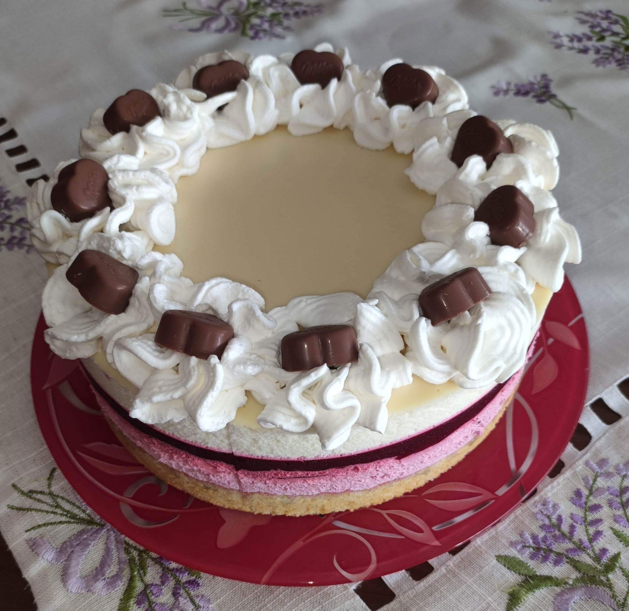 Erdei gyümölcsös joghurt mousse torta