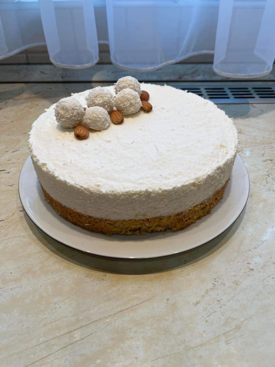 Kókusz torta mandulával (A Raffaello ihlette)