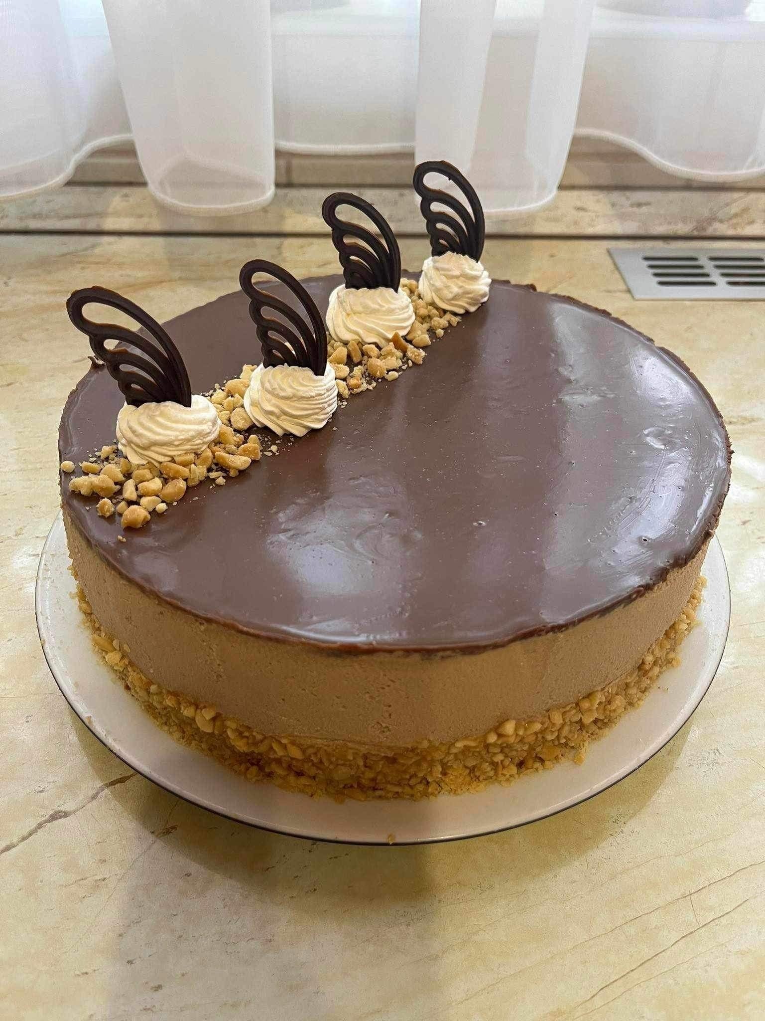 Bailey torta mogyoróval és narancskaramellel