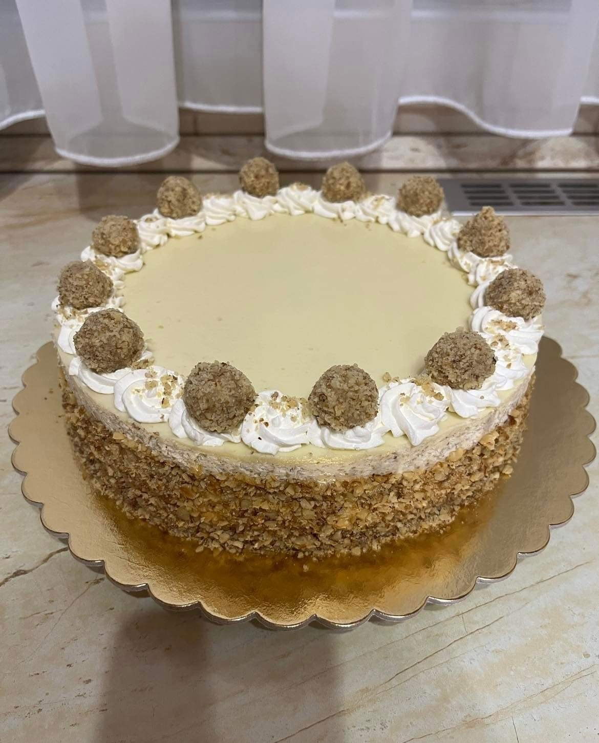 Citromos-fehércsokis diós trüffel torta
