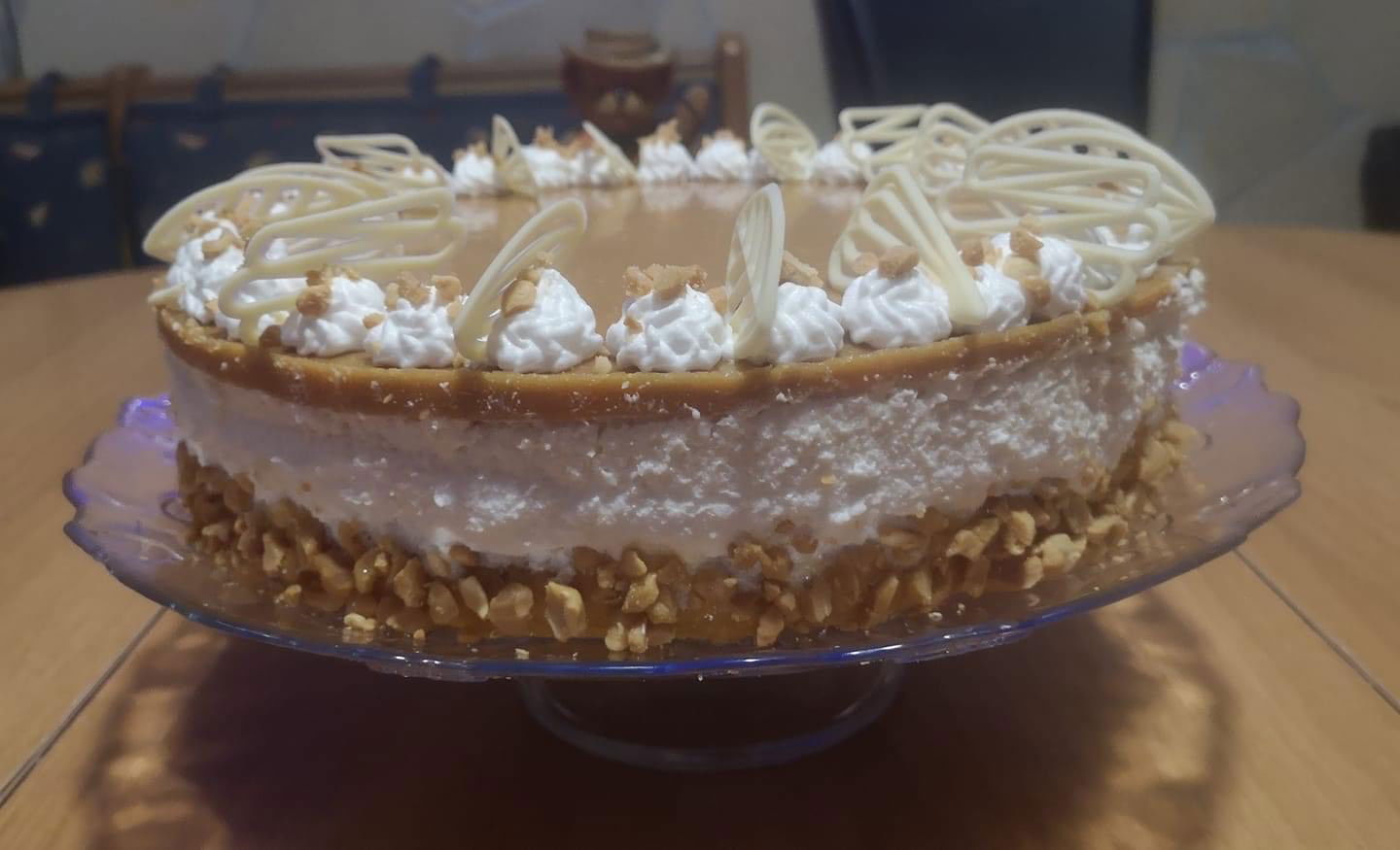 Fehér csokis sós karamell torta