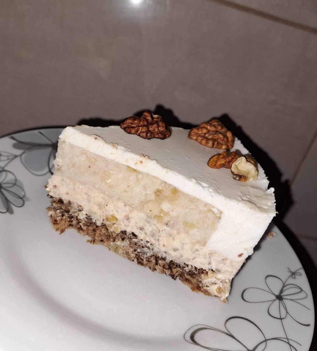 Banános panna cotta torta diógrillázzsal