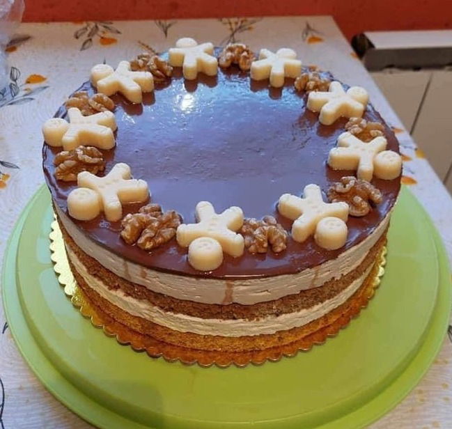 Diós-karamellás kávé torta