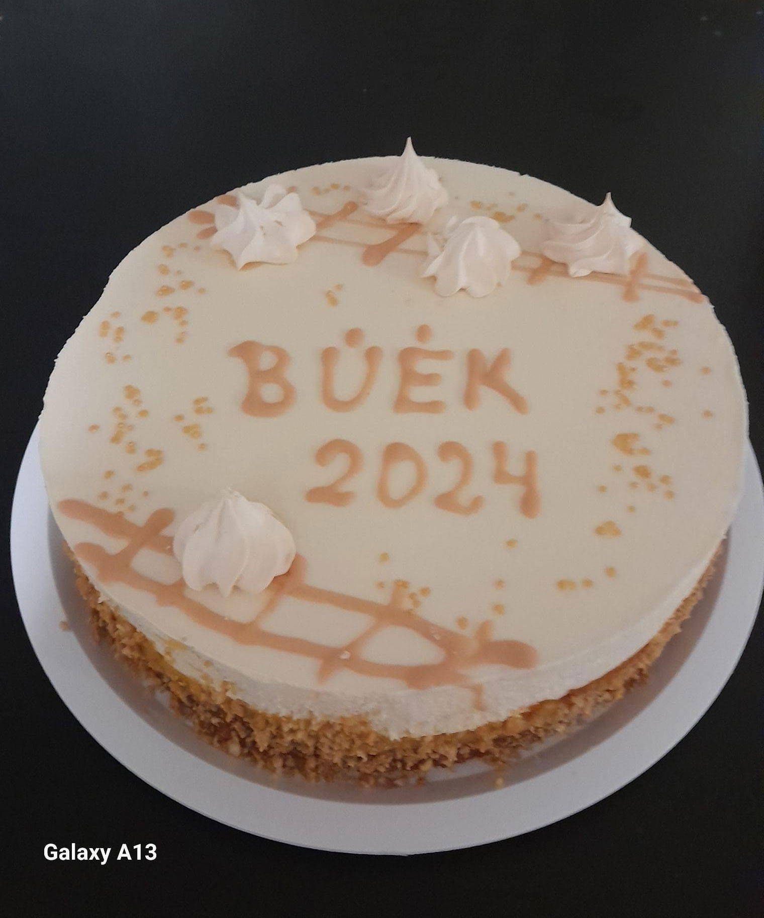 Diós-barackos pezsgőkrém torta