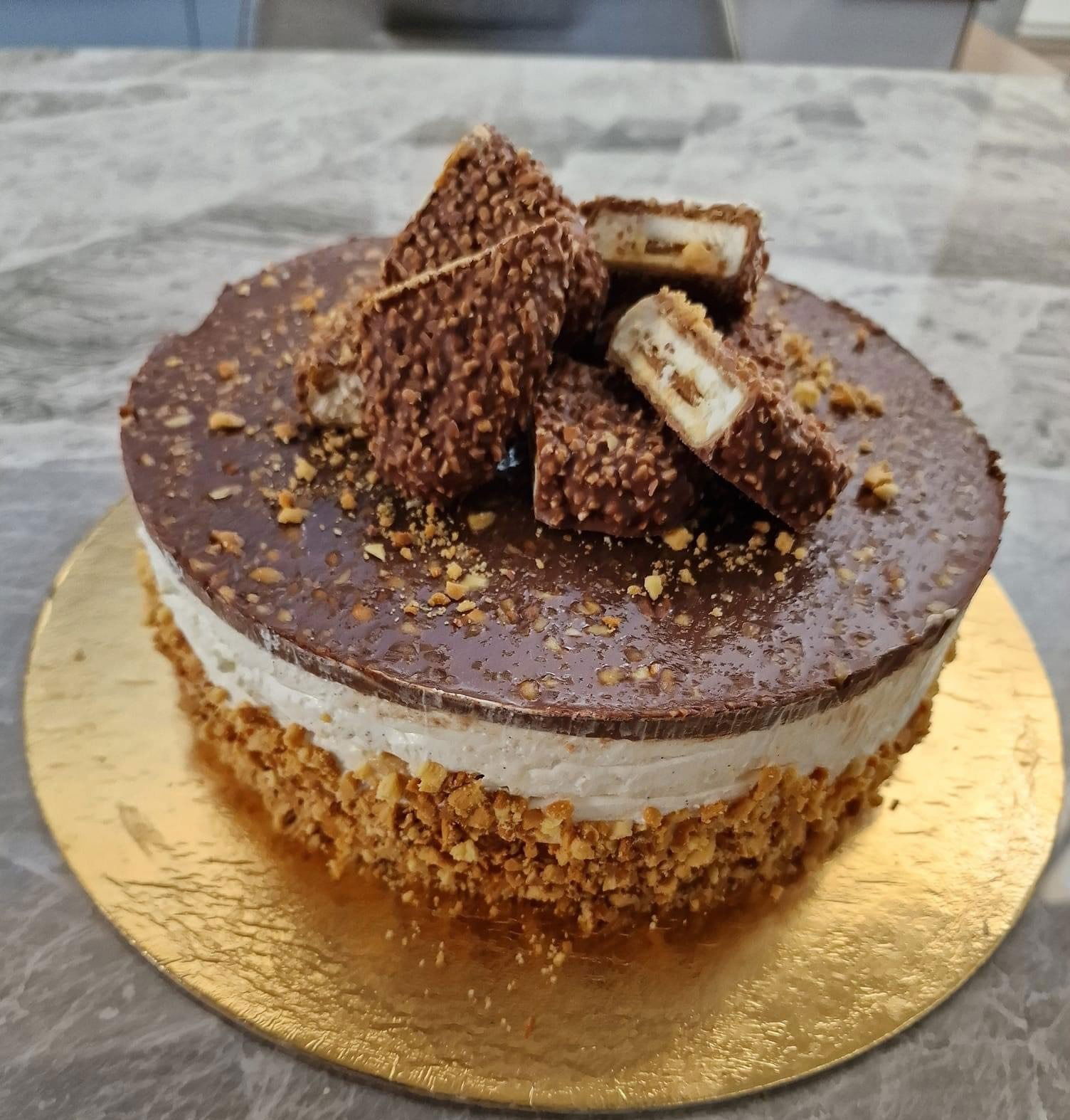 Mogyorós-karamellás Maxi king torta