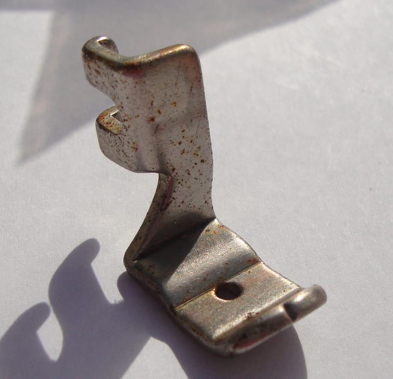 Singer Adjustable Zipper Foot 121877