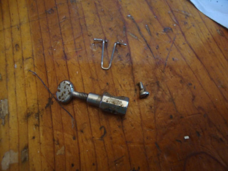 Sears Kenmore 158.1789280 needle clamp and thread guide