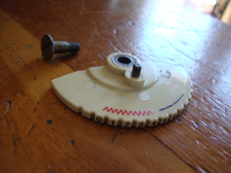 Singer 758 Stitch Width Dial