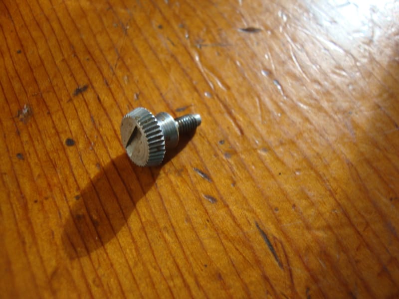 Singer 775 presser foot thumb screw