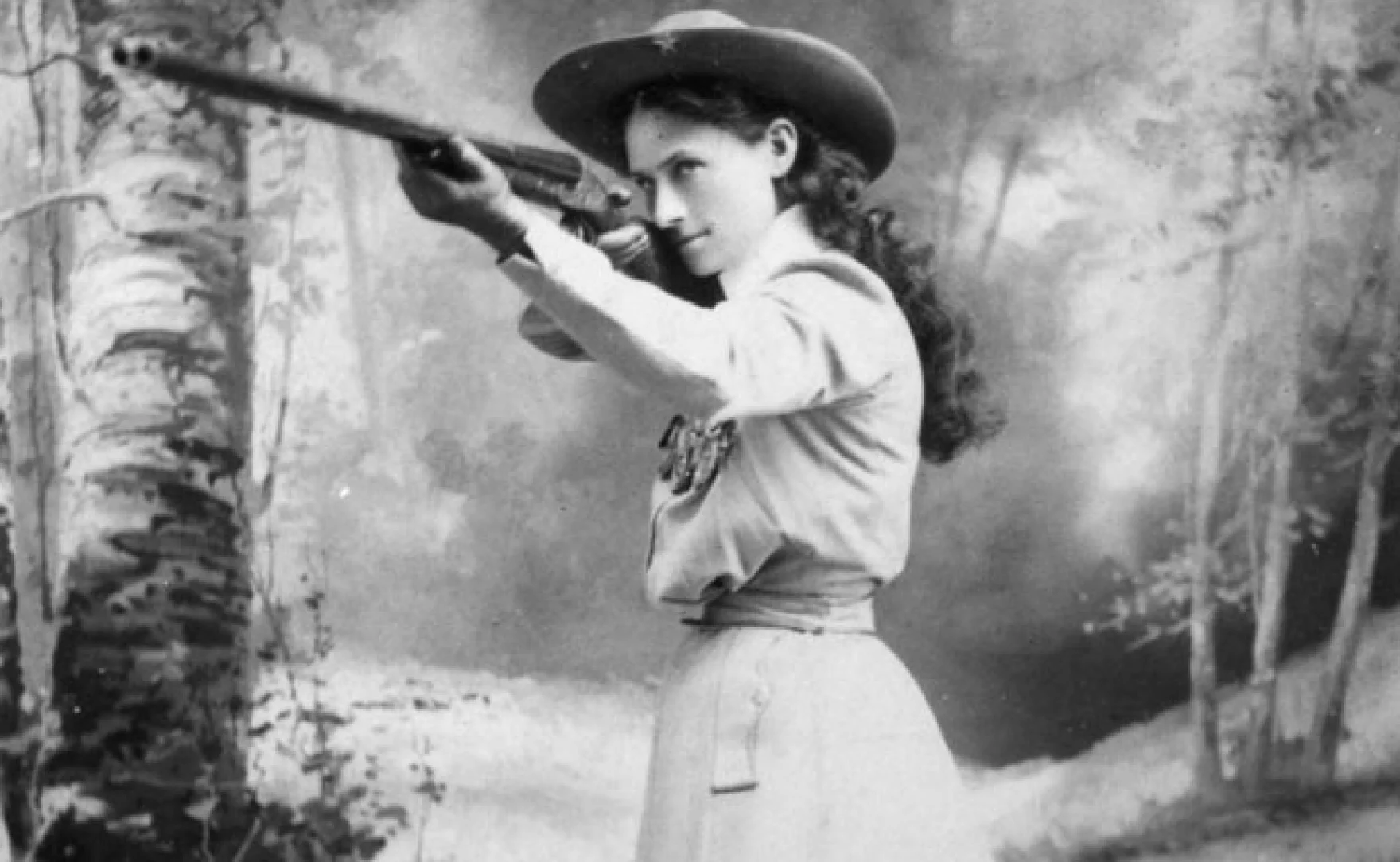 Biography of Sharpshooter Annie Oakley - Teller Rifles