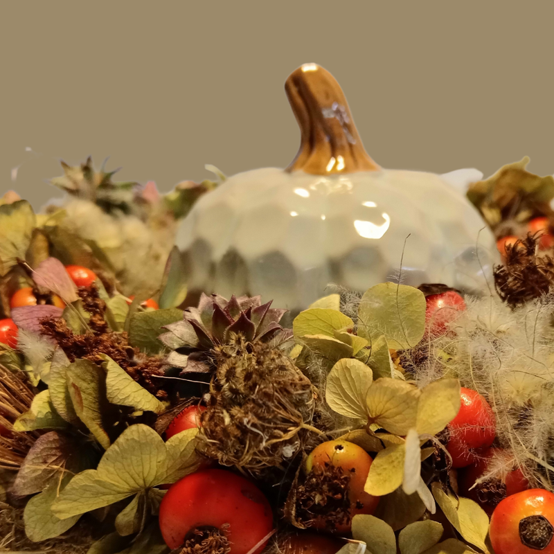 New! Autumn centerpiece with ceramic pumpkin