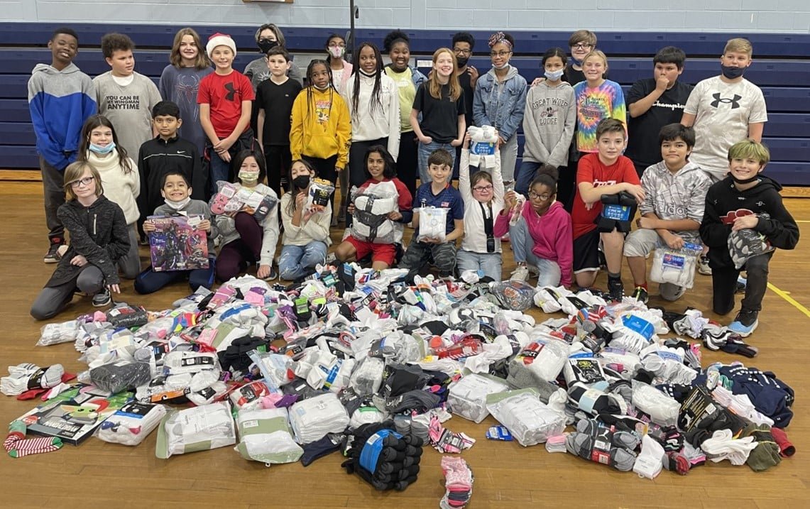 HAYNES BRIDGE MIDDLE STUDENTS’ COMPASSIONATE COLLECTION