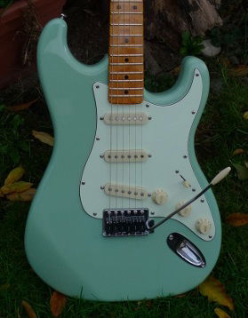 Flunder Strat Surf Green