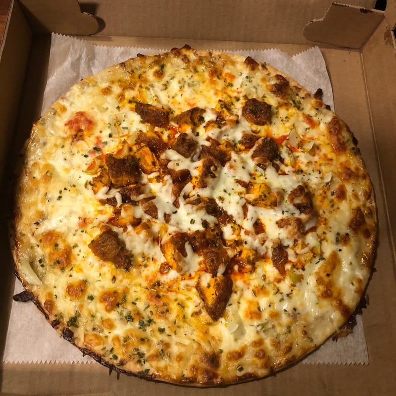 12" BUFFALO CHICKEN PIZZA
