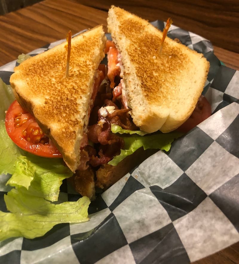 BACON, LETTUCE AND TOMATO.....(BLT)😊