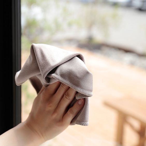 Cleaning Windows with Microfiber Cloth A Comprehensive Guide KINGMAX