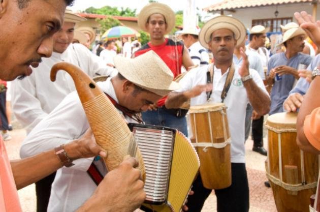 La música típica popular panameña