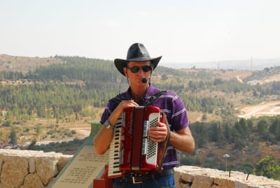 אודות image