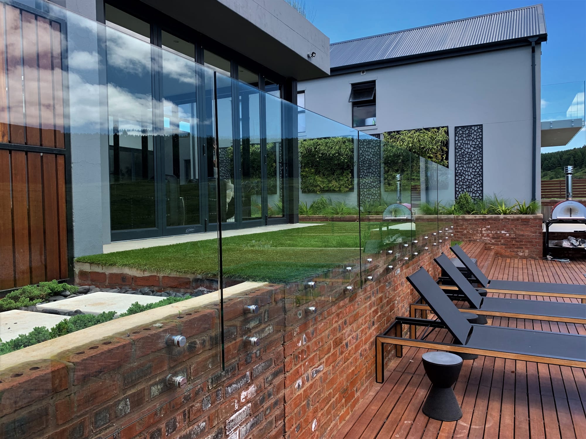 Aluglass Kzn - Frameless Glass & Acoustic Specialists