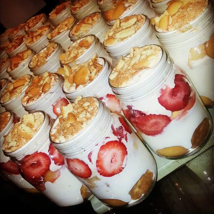 Strawberry Banana Pudding (small) cake