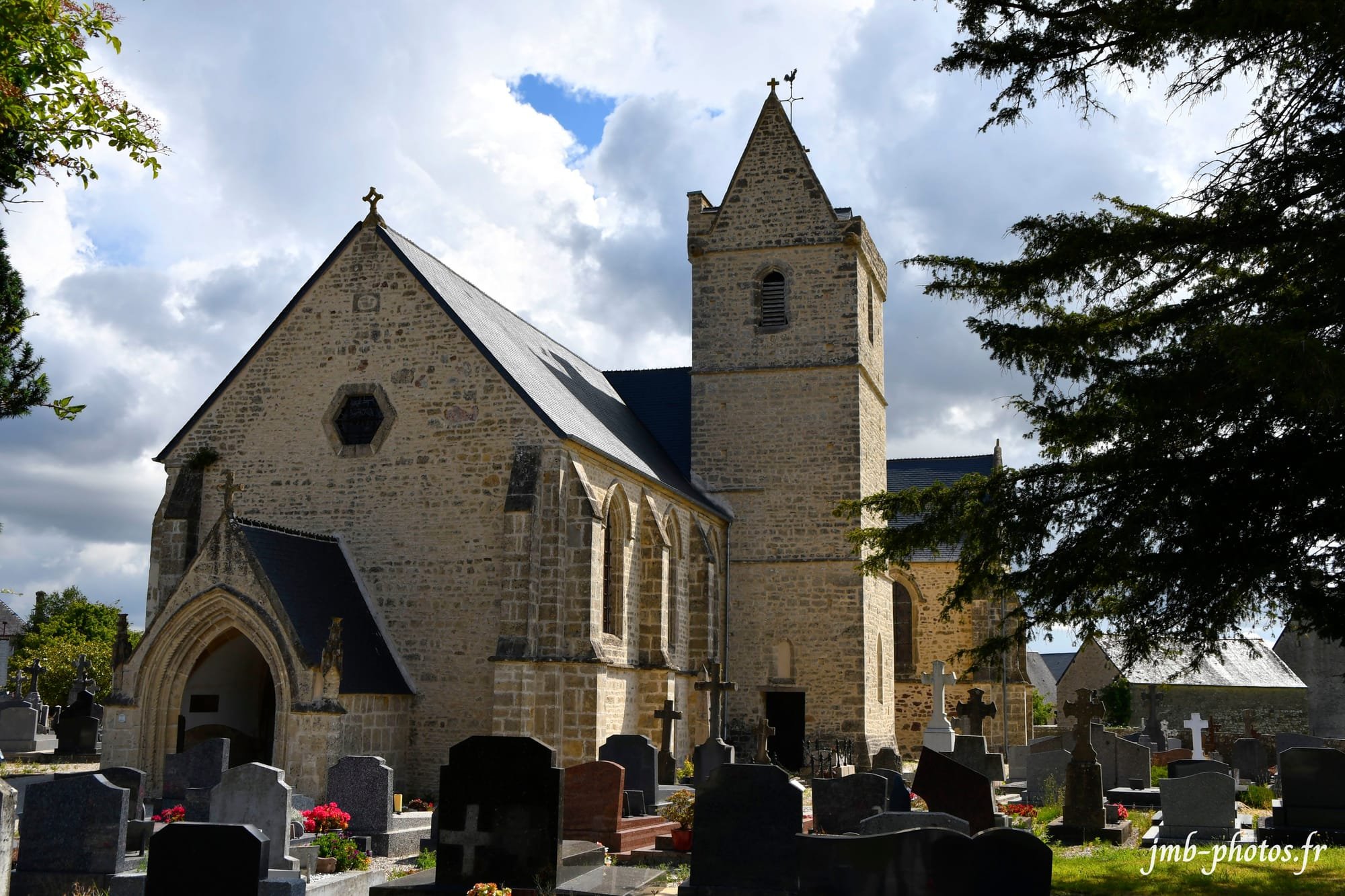 Eglise Saint Pierre - Negreville