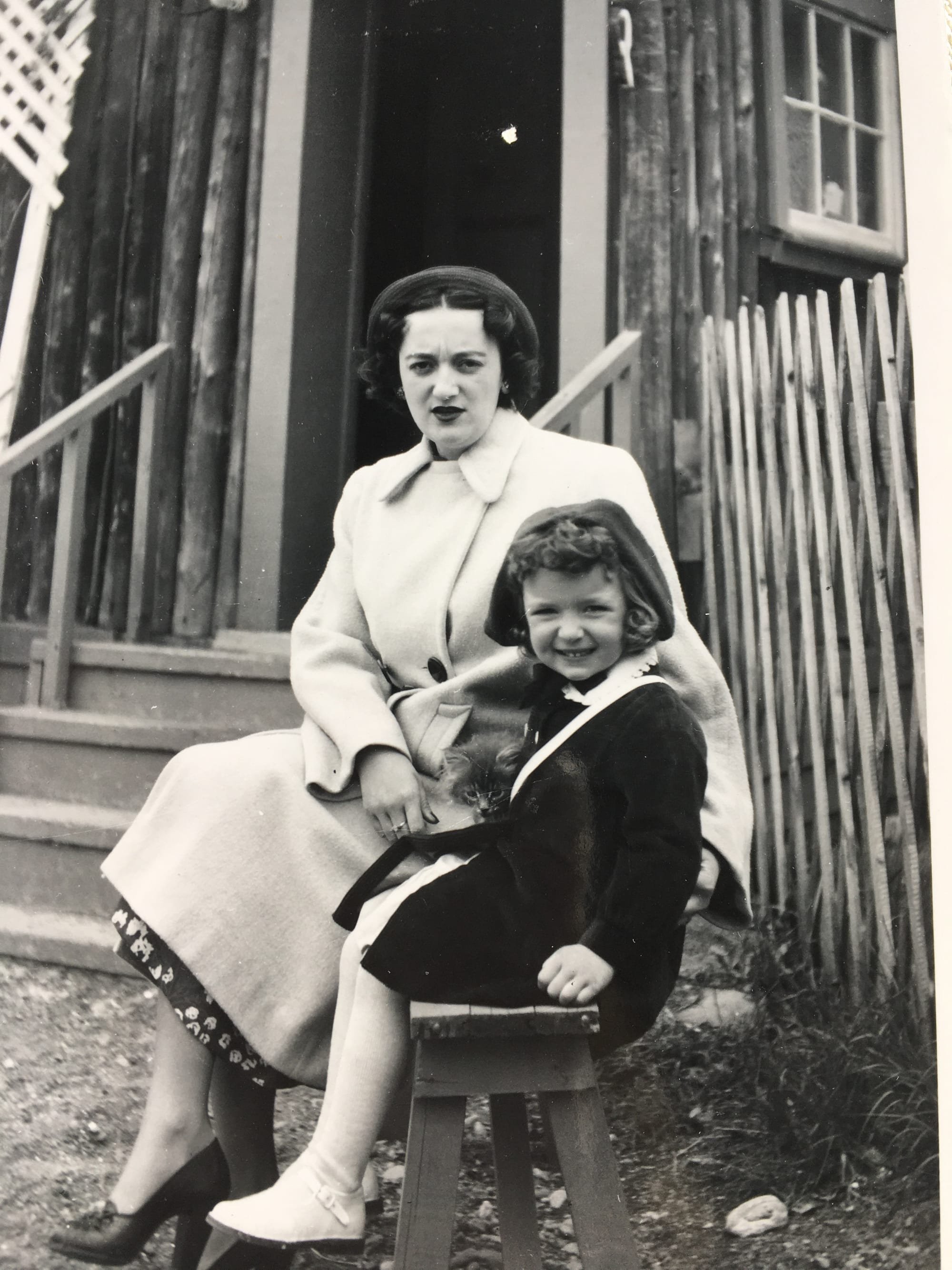 Penelopy Lucy (Sutton) Harris,  Zoë Sutton Harris, and Tiger, 1953