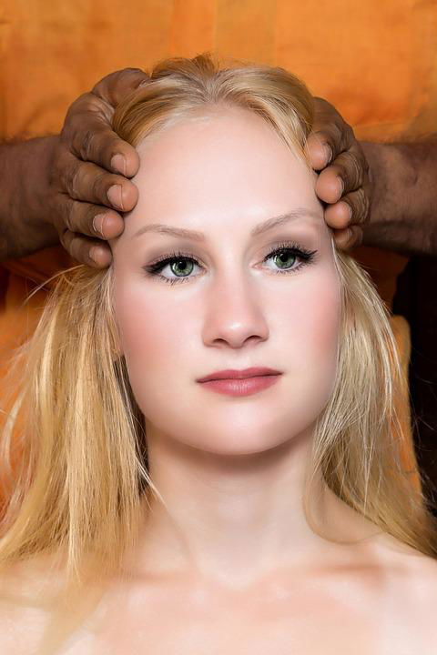 Indická masáž hlavy a šíje