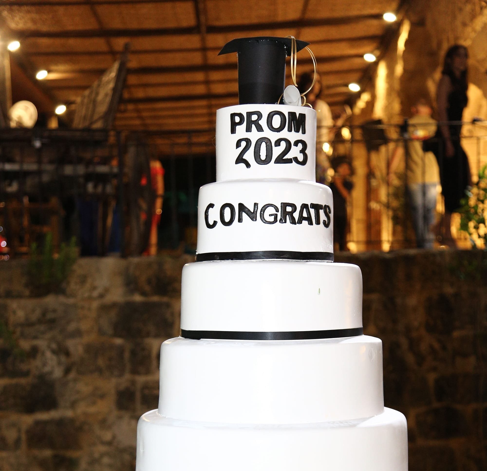 Amazon.com: Prom 2024 Cake Topper, Prom Night Decor, Class of 2024  Graduation Decorations, Congrats Grad Party Decorations Black Glitter :  Grocery & Gourmet Food
